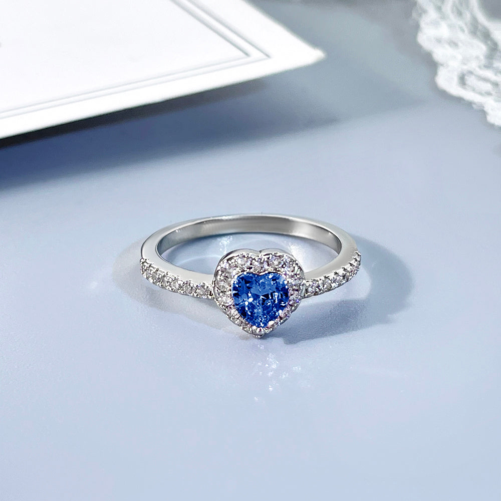 White Gold Passion: Heart-Shaped Gem