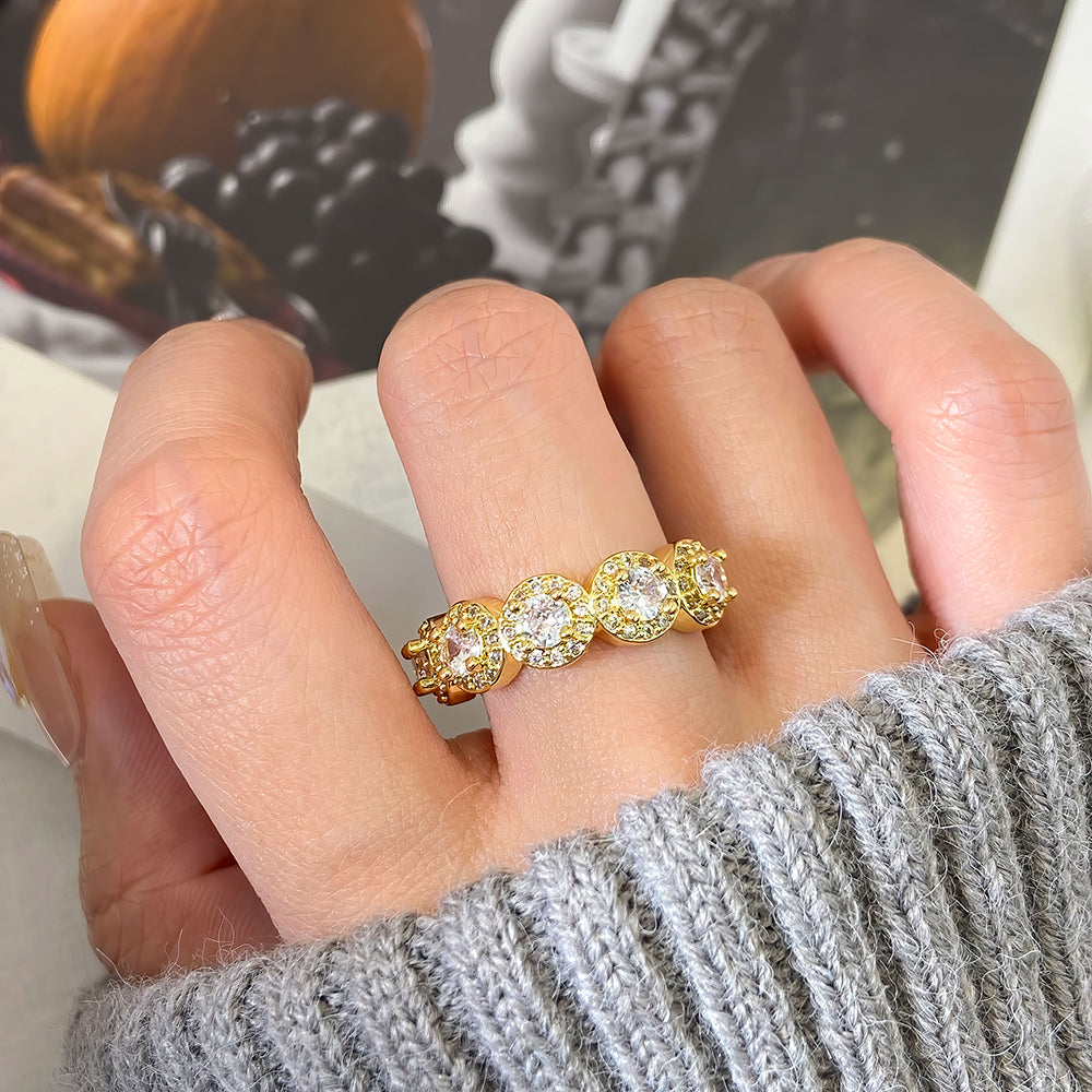 The golden ring of four Luminescent Circles