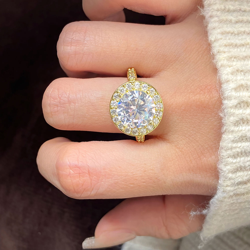 Round-Cut gold Halo ring in sterling silver