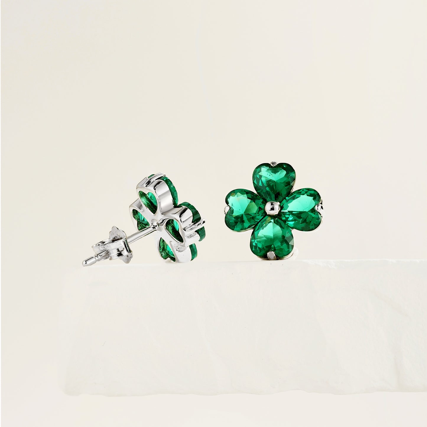 GREEN FLOWER DESIGN EARRINGS