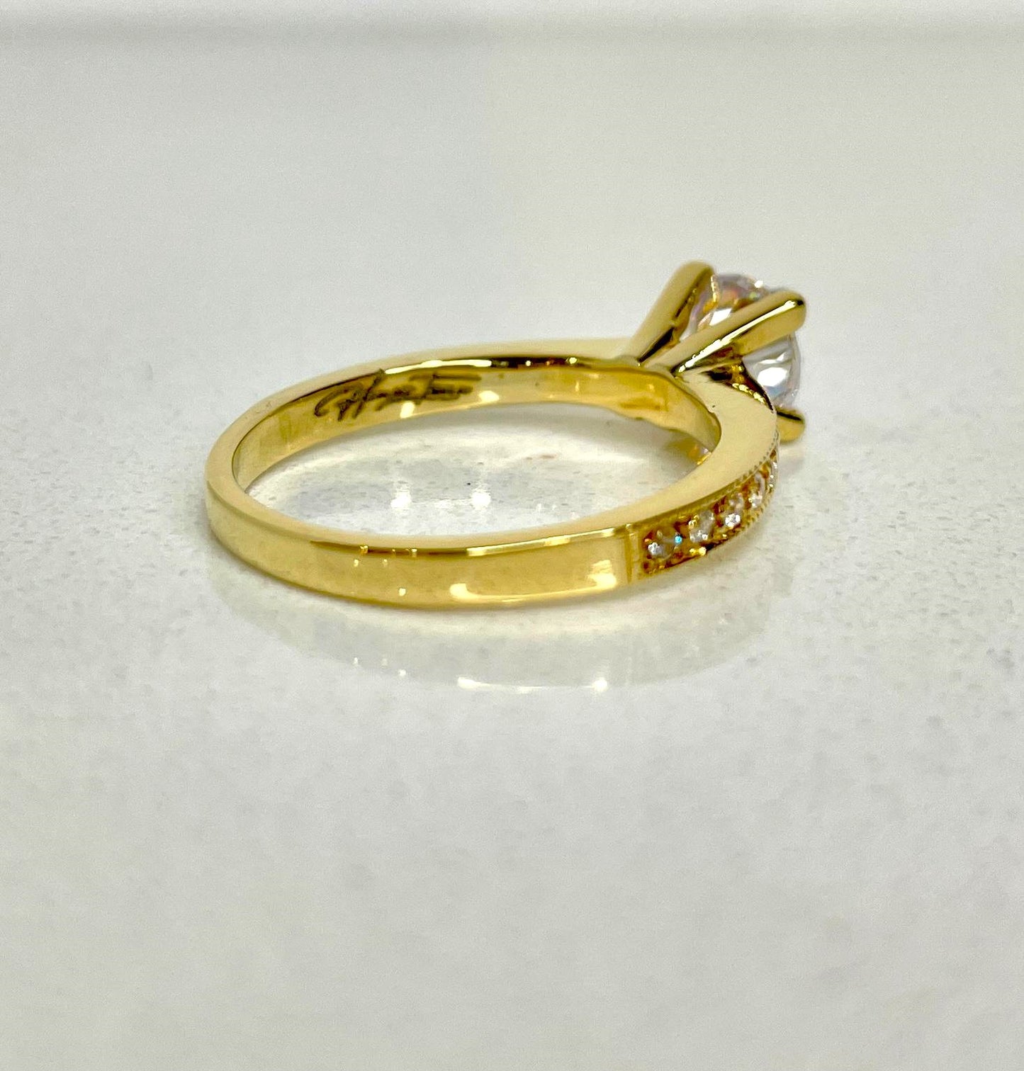 18K Gold Ring with Zirconia and Pavé Band