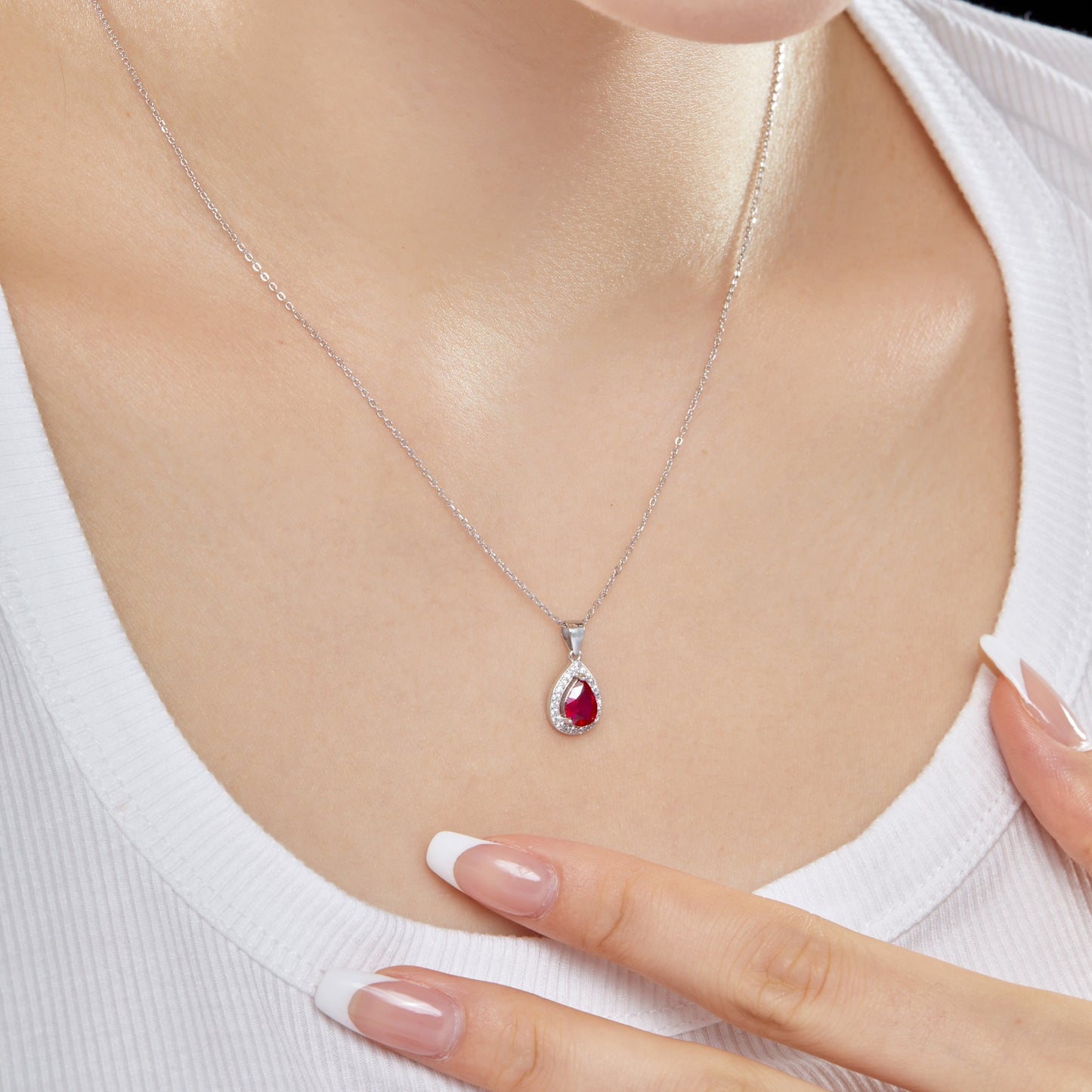 NECKLACE WITH RED STONE