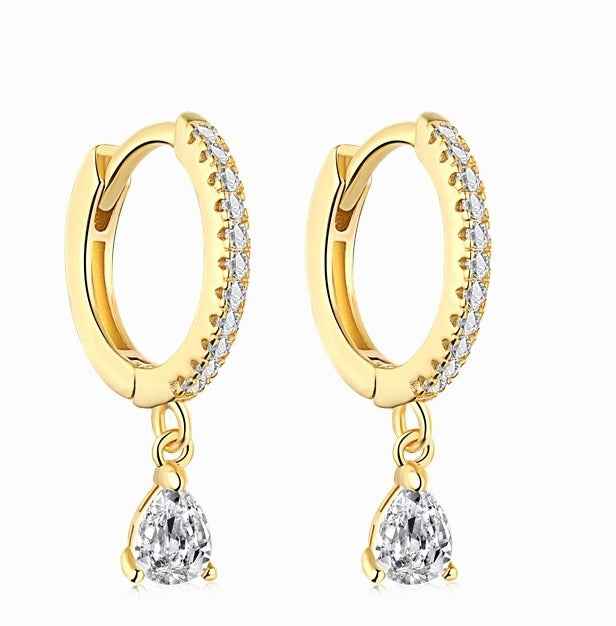 EARRINGS WITH CASUAL DESIGN: GOLD