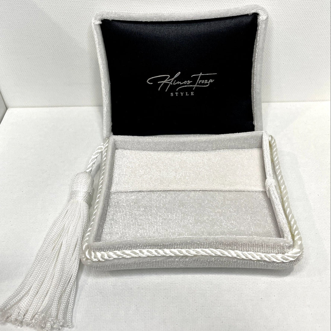 Elegant Jewelry Box - Blue