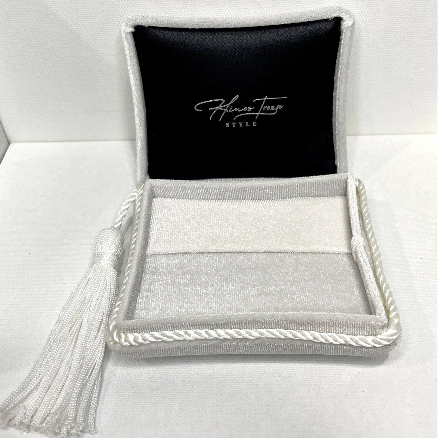 Elegant Jewelry Box - Blue