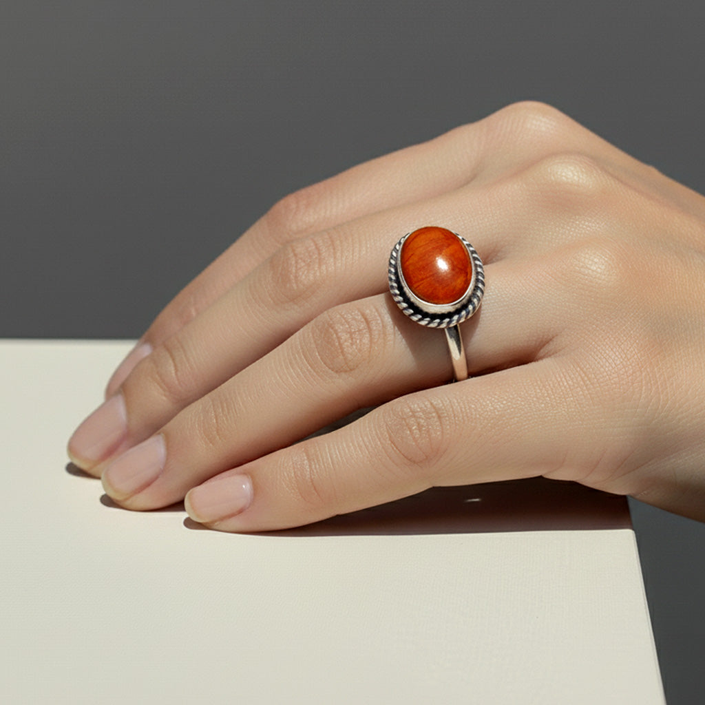 950 Silver Ring with Spondylus Stone – Symbol of Fertility and Abundance