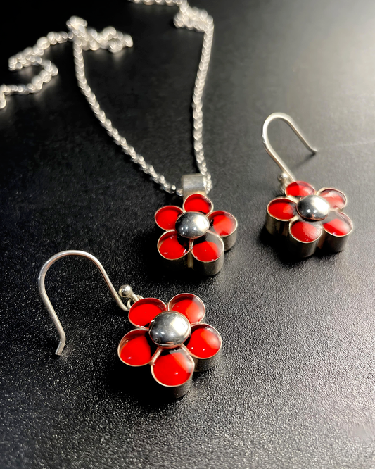 Huayruro Flower Set – Natural Elegance & Protection