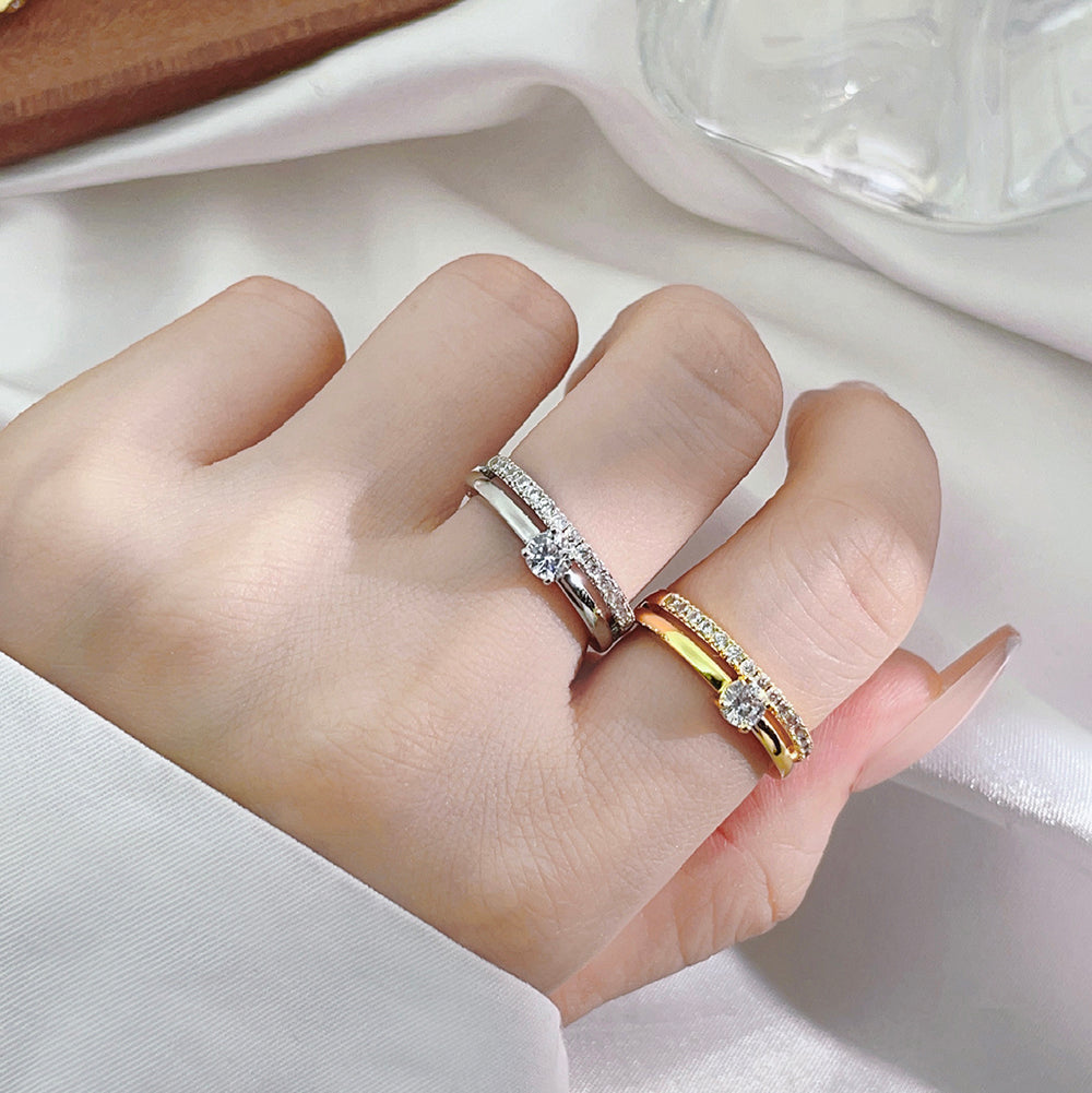 Golden ring with Timeless sparkle