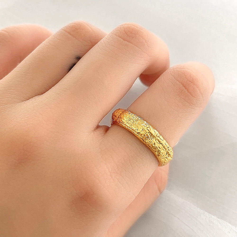 Textured Elegance Ring - 18K Gold Plated