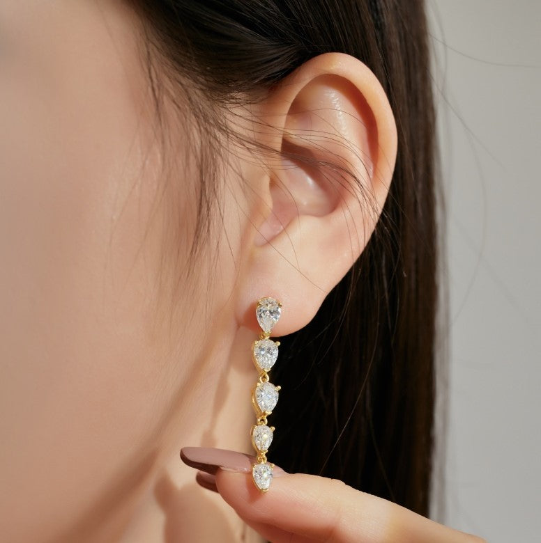 Gold Tear Drop Earrings – Radiant Elegance