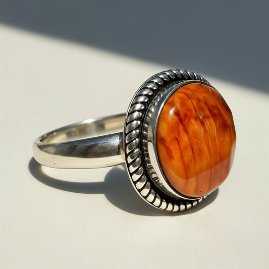 950 Silver Ring with Spondylus Stone – Symbol of Fertility and Abundance