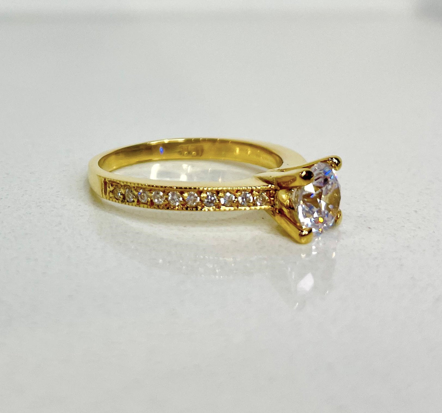 18K Gold Ring with Zirconia and Pavé Band