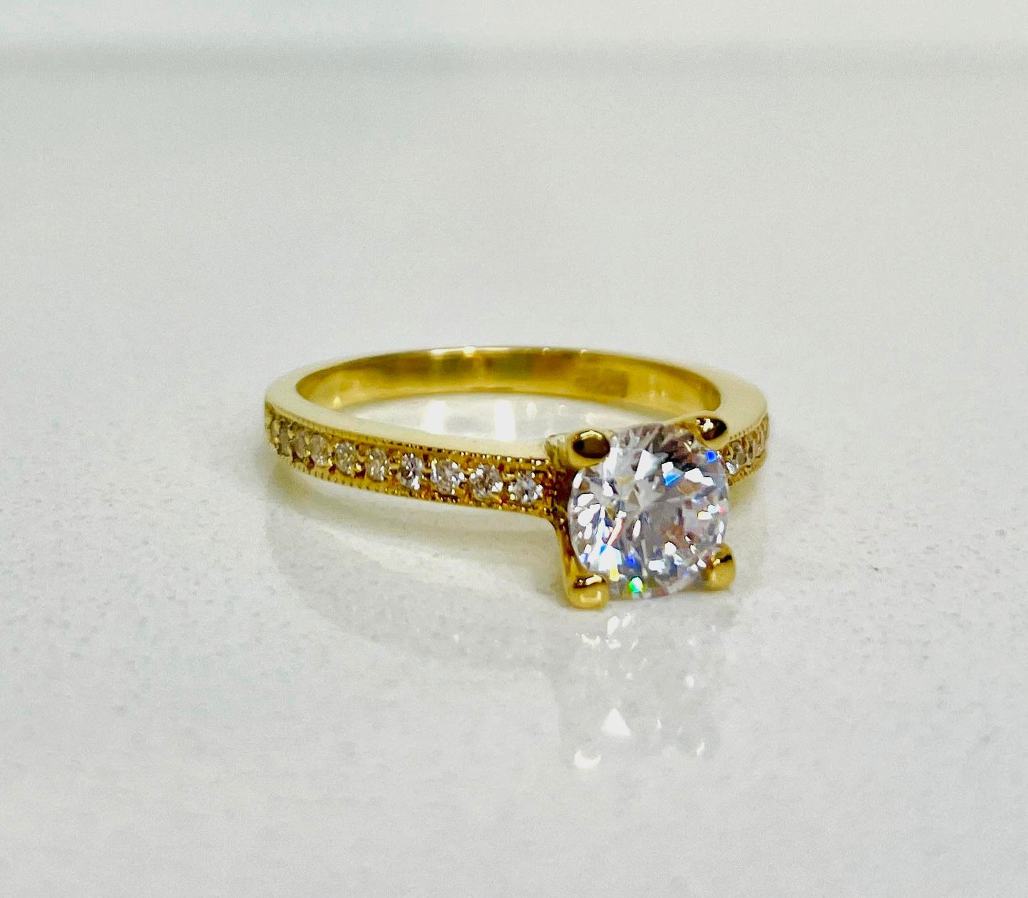 18K Gold Ring with Zirconia and Pavé Band