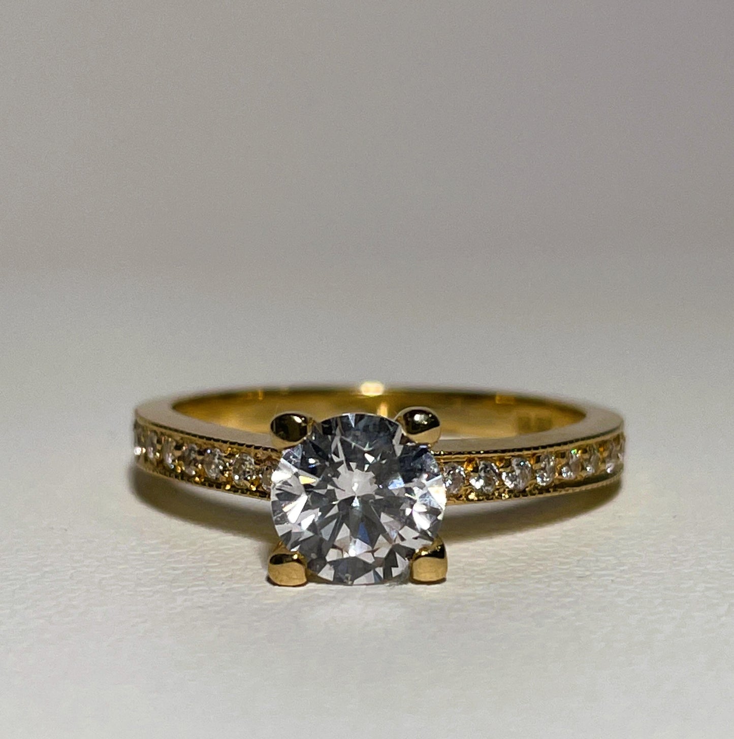 18K Gold Ring with Zirconia and Pavé Band